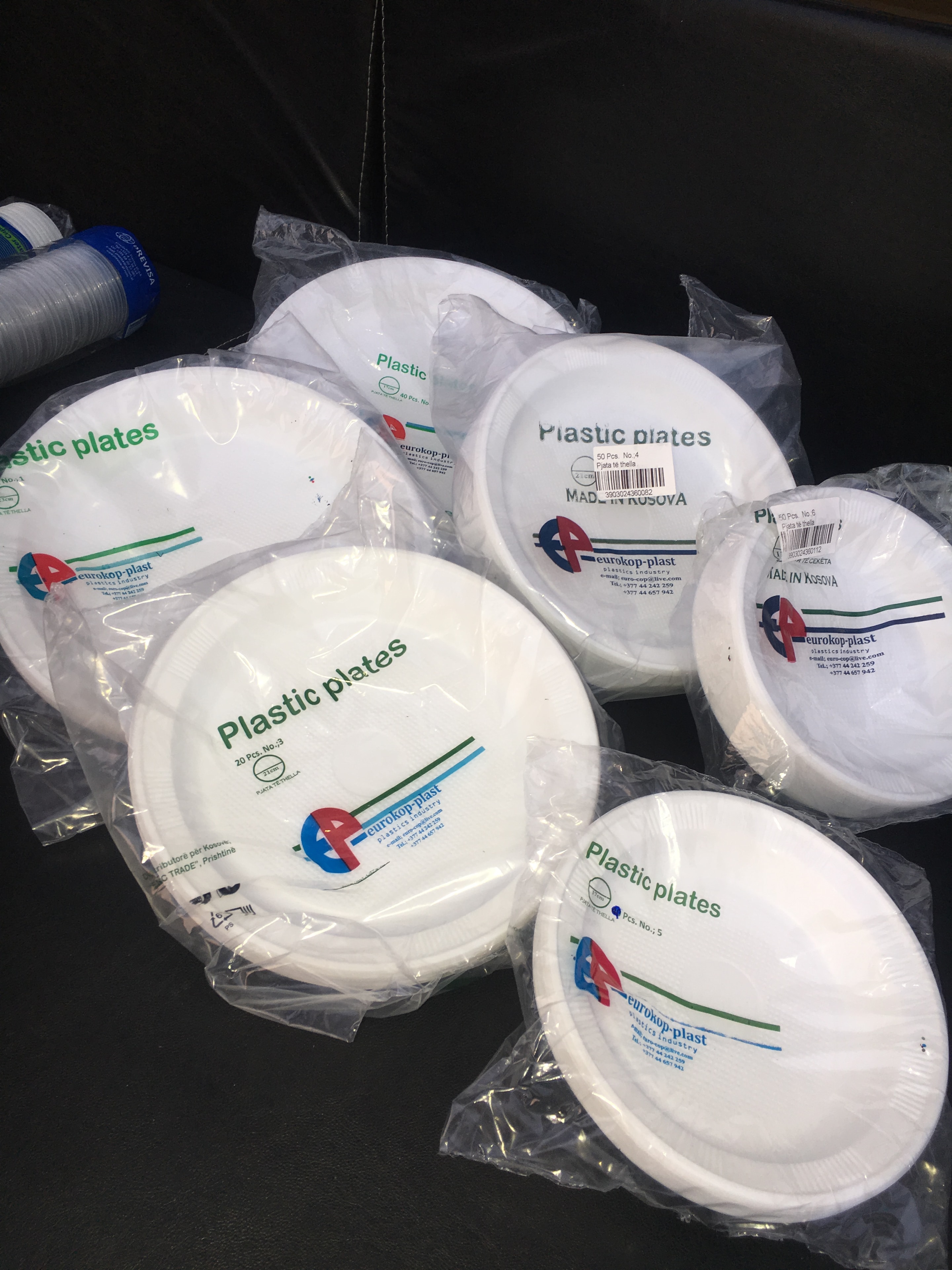 Disposable plastic plates
